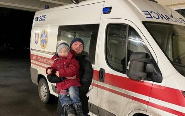 В Киеве пьяная мать ударила ножом ребенка В Киеве пьяная мать ударила ножом ребенка