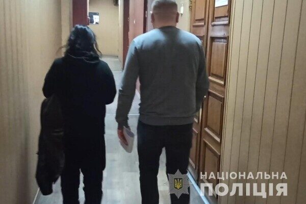 В Одессе ограбили пожилую женщину на костылях В Одессе ограбили пожилую женщину на костылях