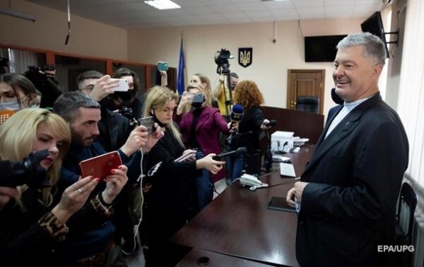 Суд отпустил Порошенко. Но без паспортовСюжет Суд отпустил Порошенко. Но без паспортовСюжет