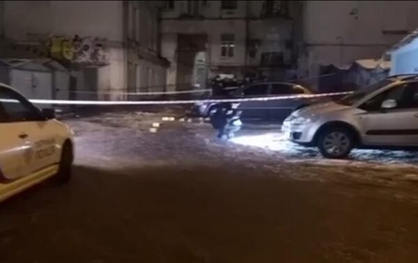 В Киеве расстреляли авто и украли миллионы В Киеве расстреляли авто и украли миллионы