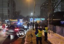 В Киеве неизвестные обстреляли внедорожник