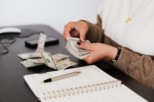 Минимальная зарплата в 2021 году: в каких странах оклады выросли больше всего
Минимальная зарплата в 2021 году: в каких странах оклады выросли больше всего