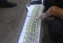 Требовали 1500 долларов от кафе: в Одессе попались на взятке два инспектора