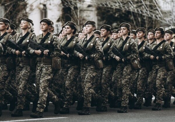 Зеленский ответил на петицию о постановке женщин на воинский учет Зеленский ответил на петицию о постановке женщин на воинский учет