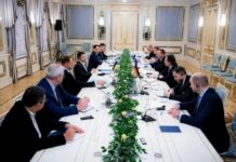 Зеленский встретился с политсоветниками Нормандии