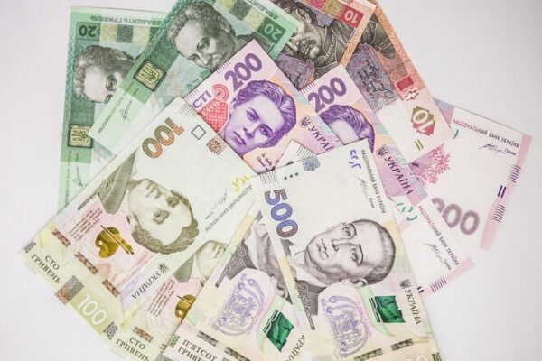 Зарплаты в Украине подскочили почти на четверть: Госстат назвал самые высокооплачиваемые отрасли
Зарплаты в Украине подскочили почти на четверть: Госстат назвал самые высокооплачиваемые отрасли