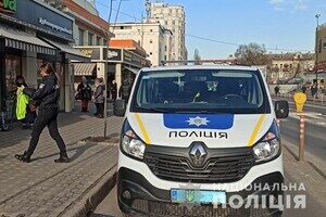 В Одессе ограбили пожилую женщину на костылях В Одессе ограбили пожилую женщину на костылях