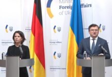 Кулеба и Бербок обсудили вопрос поставок оружия