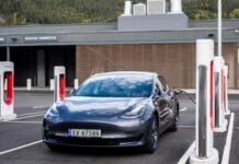 Tesla продала за год рекордное число электромобилей