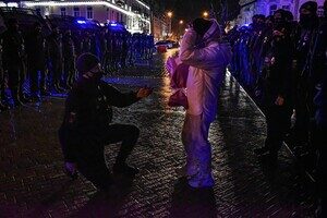 В Одессе нацгвардеец сделал предложение любимой прямо в Новогоднюю ночь В Одессе нацгвардеец сделал предложение любимой прямо в Новогоднюю ночь