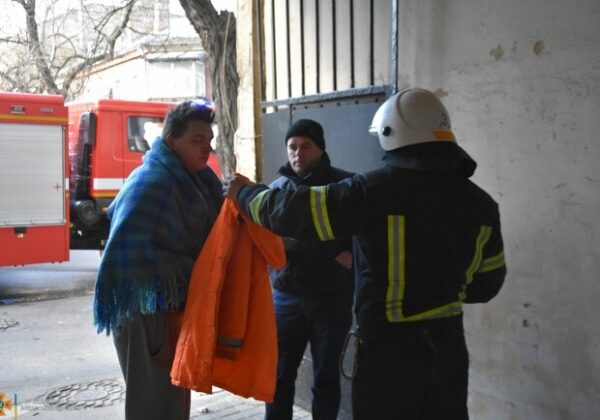 В центре Одессы из-за пожара серьезно пострадал мужчина В центре Одессы из-за пожара серьезно пострадал мужчина