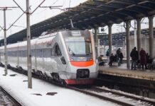 Укрзализныця назначила дополнительный рейс в Карпаты