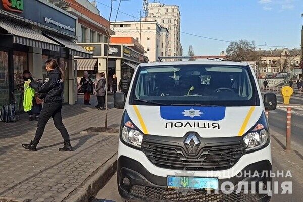 В Одессе ограбили пожилую женщину на костылях В Одессе ограбили пожилую женщину на костылях