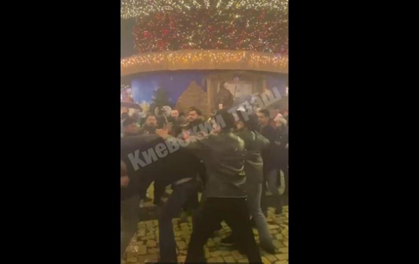 В Киеве в новогоднюю ночь произошла массовая драка В Киеве в новогоднюю ночь произошла массовая драка