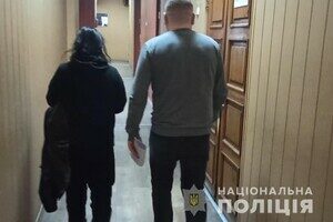 В Одессе ограбили пожилую женщину на костылях В Одессе ограбили пожилую женщину на костылях