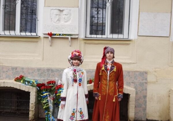 В Одессе почтили память Героев Крут (фото) В Одессе почтили память Героев Крут (фото)