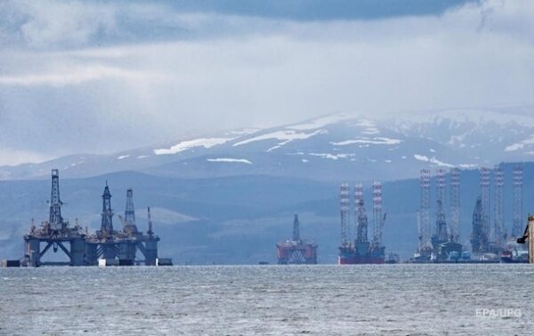 Нефть торгуется на двухмесячном максимуме Нефть торгуется на двухмесячном максимуме