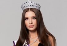 Мисс Украина в бикини похвасталась идеальным животиком