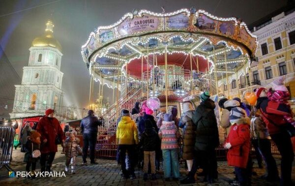 Украинцев в 2022 году ждут 11 дополнительных выходных Украинцев в 2022 году ждут 11 дополнительных выходных