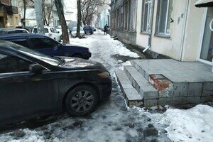 Автохамы в Одессе: свежая фотоподборка очень плохой парковки за неделю Автохамы в Одессе: свежая фотоподборка очень плохой парковки за неделю