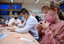 Не паникуйте: одна из школ Запорожья просит купить свечи для бомбоубежища