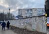 Жильцы ЖК на Посёлке Котовского просят снести автостоянку: говорят, она незаконная и мешает