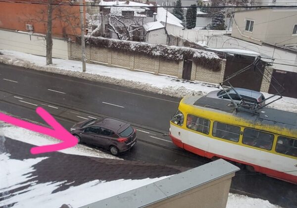 Автохамы в Одессе: свежая фотоподборка очень плохой парковки за неделю Автохамы в Одессе: свежая фотоподборка очень плохой парковки за неделю