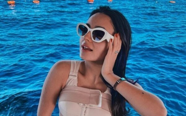 Анна Тринчер впервые после увеличения груди показала новые формы в купальнике Анна Тринчер впервые после увеличения груди показала новые формы в купальнике
