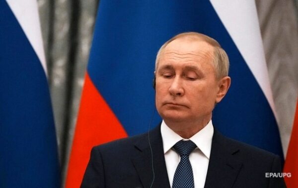 Путин предложил Порошенко "политическое убежище" Путин предложил Порошенко "политическое убежище"