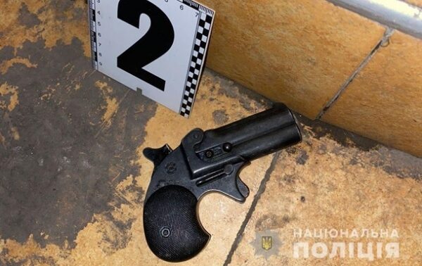 Иностранка застрелила мужчину на улице в Одессе Иностранка застрелила мужчину на улице в Одессе