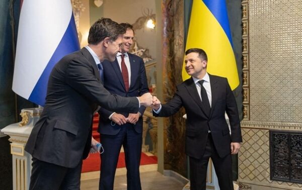 Зеленский и Рютте обсудили безопасность Украины Зеленский и Рютте обсудили безопасность Украины