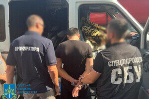 Одессит перевозил уклонистов из страны в скрытом отсеке буса Одессит перевозил уклонистов из страны в скрытом отсеке буса