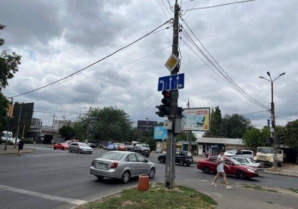 В Одессе появился необычный дорожный знак В Одессе появился необычный дорожный знак