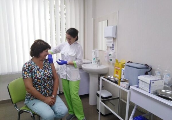 В Одессу привезли векторную вакцину Janssen В Одессу привезли векторную вакцину Janssen