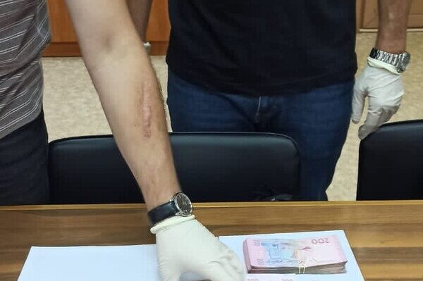 В Одессе два чиновника "Укрзализныци" попались на взятке В Одессе два чиновника "Укрзализныци" попались на взятке