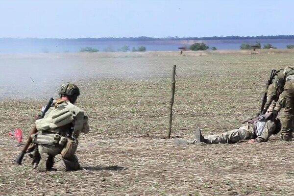 Морпехи в Одесской области тренировались наступать Морпехи в Одесской области тренировались наступать
