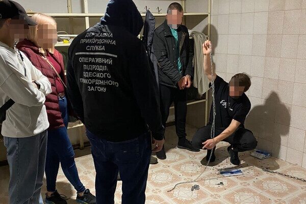 СБУ разоблачила агентурную сеть РФ, которая готовила провокации в Одессе ко дню рождения Путина СБУ разоблачила агентурную сеть РФ, которая готовила провокации в Одессе ко дню рождения Путина