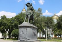 Официально: что будет с памятником Суворову в Измаиле Одесской области