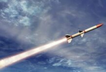 В Одесской области обломки крылатой ракеты попали в жилой дом