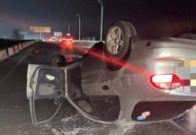 В Одессе водитель легковушки «влетел» в отбойник: пострадали три человека