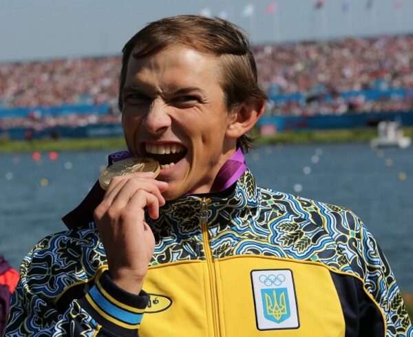 Дворазовий олімпійський чемпіон з Одеси виставив свої золоті медалі на благодійний аукціон Дворазовий олімпійський чемпіон з Одеси виставив свої золоті медалі на благодійний аукціон