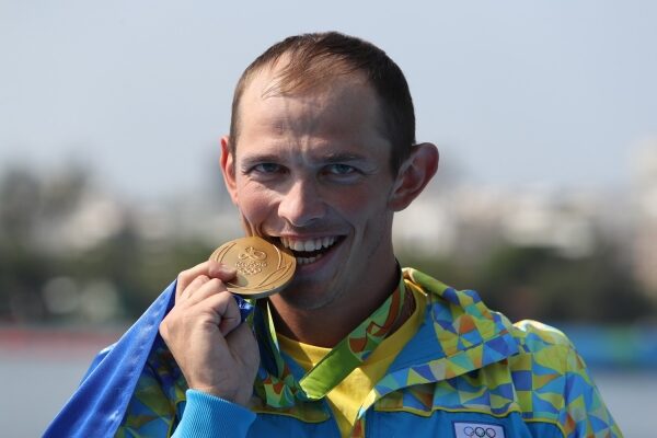 Дворазовий олімпійський чемпіон з Одеси виставив свої золоті медалі на благодійний аукціон Дворазовий олімпійський чемпіон з Одеси виставив свої золоті медалі на благодійний аукціон