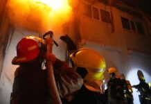 Пожар в торговых павильонах и смертельное ДТП: как прошли сутки у одесских спасателей