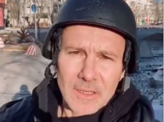 Вакарчук під обстрілом у Бахмуті заспівав «Червону руту» та «Все буде добре» (відео)