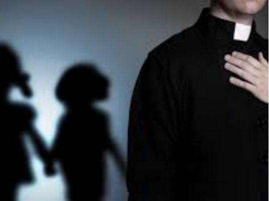 Важкий удар по Ватикану: у Португалії католицькі священики розбестили майже 5 тисяч дітей