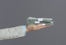 Курс валют в Украине 26 декабря 2023: сколько стоит доллар и евро