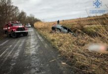 В Одесской области спасатели изъяли из воды автомобиль и двух погибших