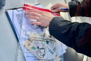 В Одессе задержали коммунальщика, собиравшего "дань" со стихийных торговцев В Одессе задержали коммунальщика, собиравшего "дань" со стихийных торговцев