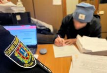 В Одессе у женщины вырвали деньги из рук прямо у банкомата