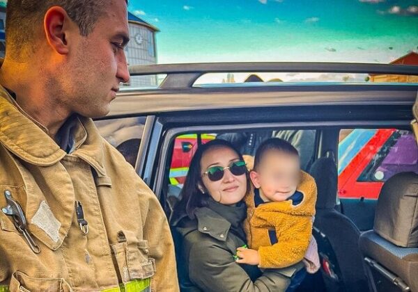В Одесской области двухлетний мальчик закрылся в автомобиле: его освободили спасатели В Одесской области двухлетний мальчик закрылся в автомобиле: его освободили спасатели